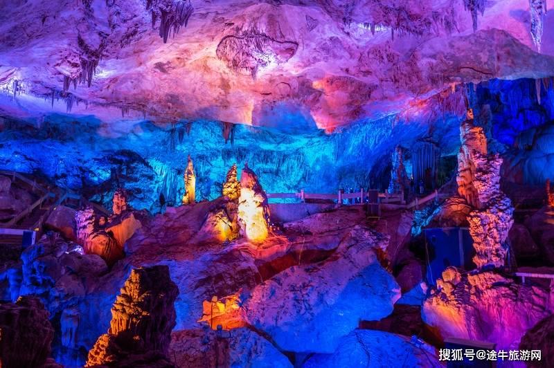 齐鲁软件园（信通园）举办“2024同心前行”济南高新区（中心区）企业新春联欢会